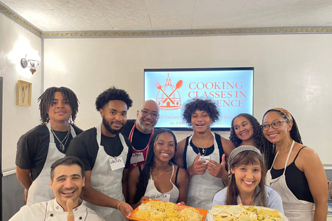 佛罗伦萨：意面制作课程，含晚餐、葡萄酒和... 唱歌！佛罗伦萨：意面制作课程，含晚餐、葡萄酒...还有歌唱！