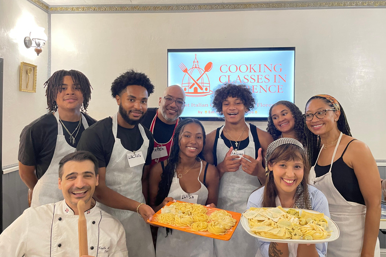 佛罗伦萨：意面制作课程，含晚餐、葡萄酒和... 唱歌！佛罗伦萨：意面制作课程，含晚餐、葡萄酒...还有歌唱！