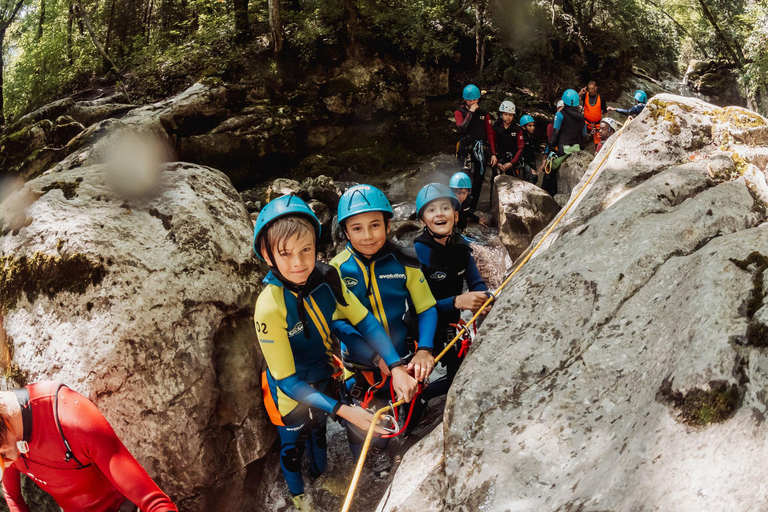 Canyoning from age 6 at Les Carroz / La Balme Canyoning from 6 years old in Les Carroz / La Balme