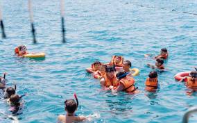 Nha Trang: Island Hopping Tour, Snorkeling & Floating Party