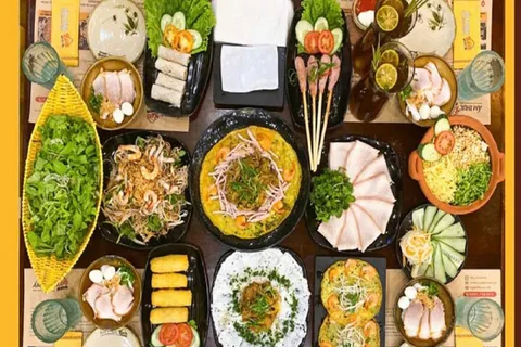Tour gastronómico privado por Da Nang y crucero nocturno por el río Han