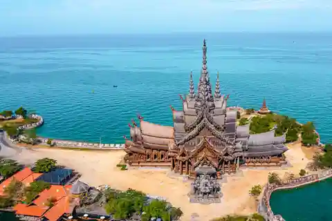 Von Bangkok aus: Das Heiligtum der Wahrheit mit privatem Transfer