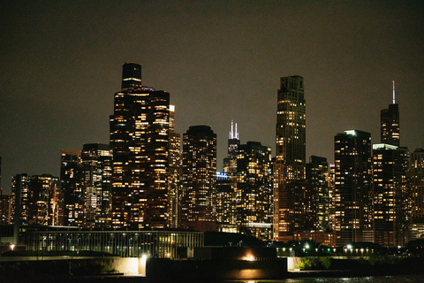 Chicago: Michigansee-Bootstour mit MahlzeitDinner-Bootsfahrt mit Abendessen vom Buffet