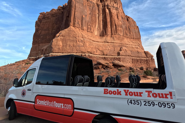 Desde Moab: Recorrido panorámico por el Parque Nacional de los Arcos con excursiones cortasExcursión al Atardecer | Parque Nacional de Arches