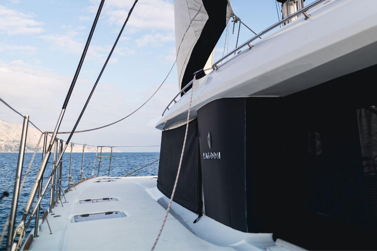 Mykonos: Prywatna wycieczka katamaranem o poranku lub o zachodzie słońca