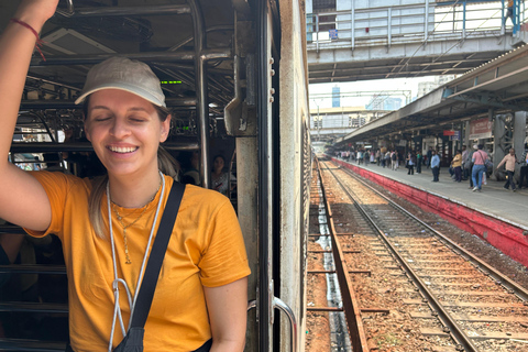 Mumbai: Unique Dharavi Slum Tour with a Local Guide Tour with Hotel Pickup & Drop