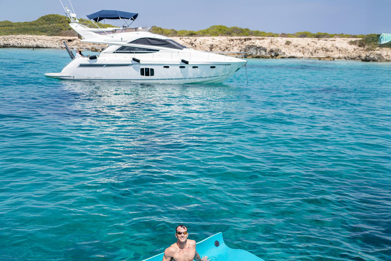 Ibiza: Half Day Pass at Ibiza Boat Club with Brunch & Drinks Bottomless Brunch Boat Party: General Admission