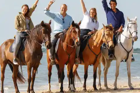 Randonnée à cheval sur la plage en GROUPE + Reportage photo - PDT