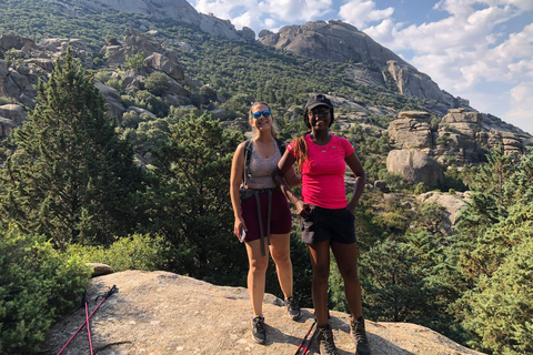 Madrid: Excursión de un día con transporte para hacer senderismo y visitar Segovia