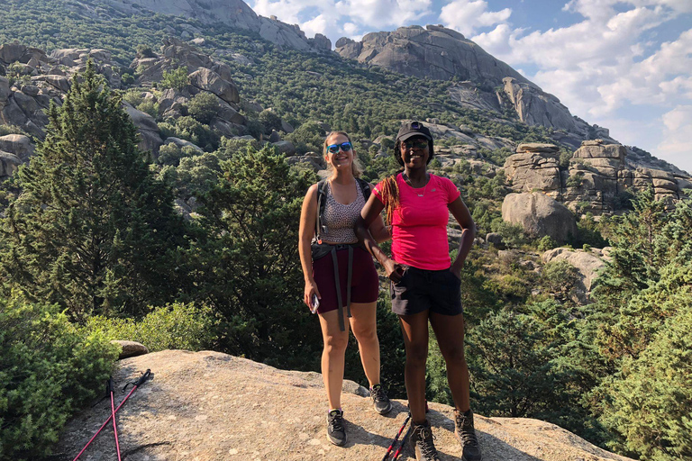 Madrid: Excursión de un día con transporte para hacer senderismo y visitar Segovia