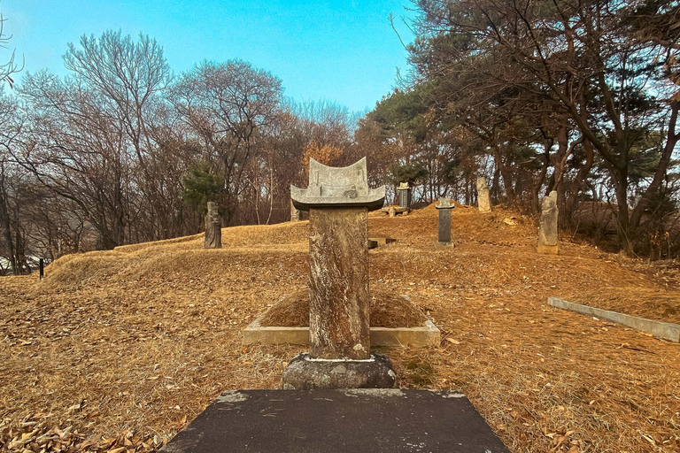 Goyang-si : randonnée sur le thème du cimetière coréen et du folkloreGoyang-si : cimetière coréen et randonnée folklorique