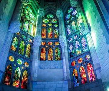Sagrada Família Skip the Line Tour & Entry Ticket