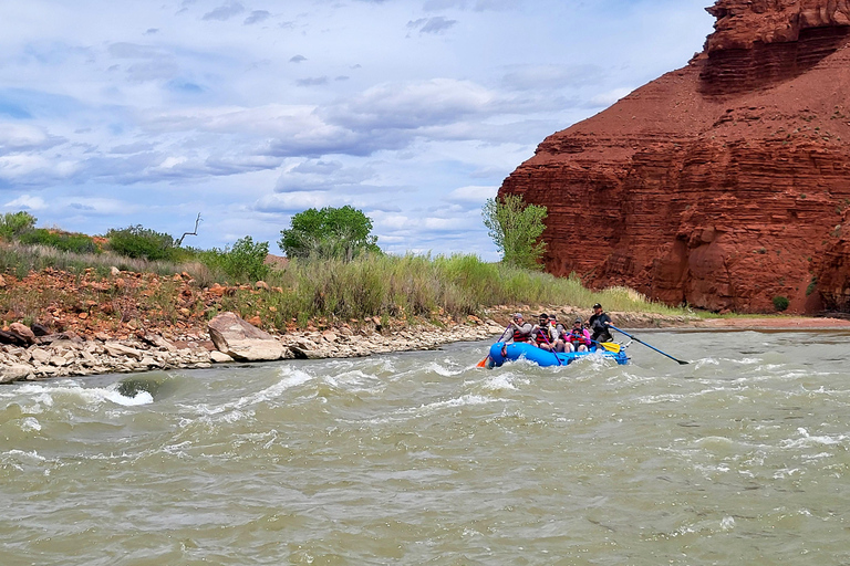 Moab: Inflatable Kayak Adventure~Fisher Towers/Castle Valley