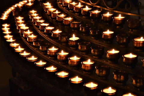 Depuis Lisbonne : Fátima de nuit – Expérience de la procession aux bougiesDe Lisbonne : Fátima de nuit – Expérience de la procession aux bougies