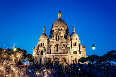 París: Visita guiada nocturna de Montmartre -Serie de Visitas Limitadas