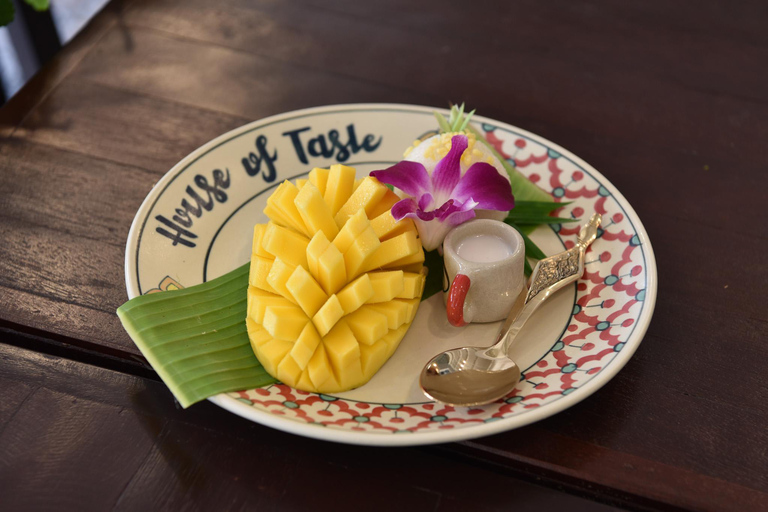 Sathon: Hands-on Thai Cooking Class & Market Tour in Bangkok