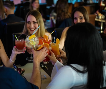 Budapest: Happy Hour Sightseeing Cruise