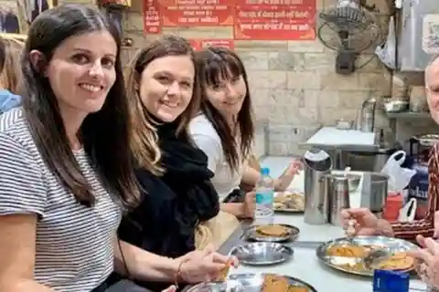 Delhi: Street Food Tour with local Guide