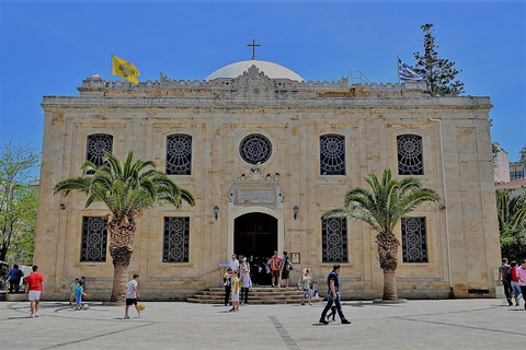 Heraklion: lo mejor de la ciudad con un conductor privado