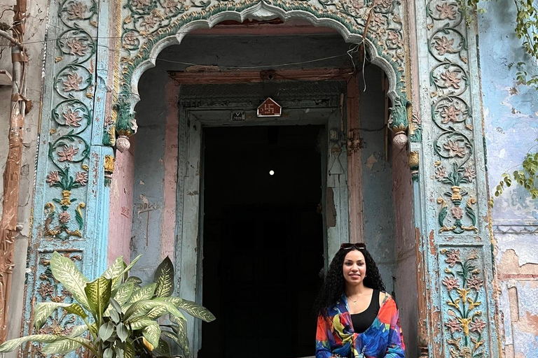 Templos, bazares y degustación en el casco antiguo de Delhi con guíaTemplos, bazares y comida en el casco antiguo de Delhi con una guía