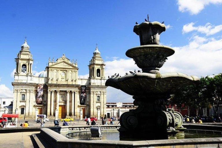 Guatemala City: Guided Walking Tour with Public Bus Ride