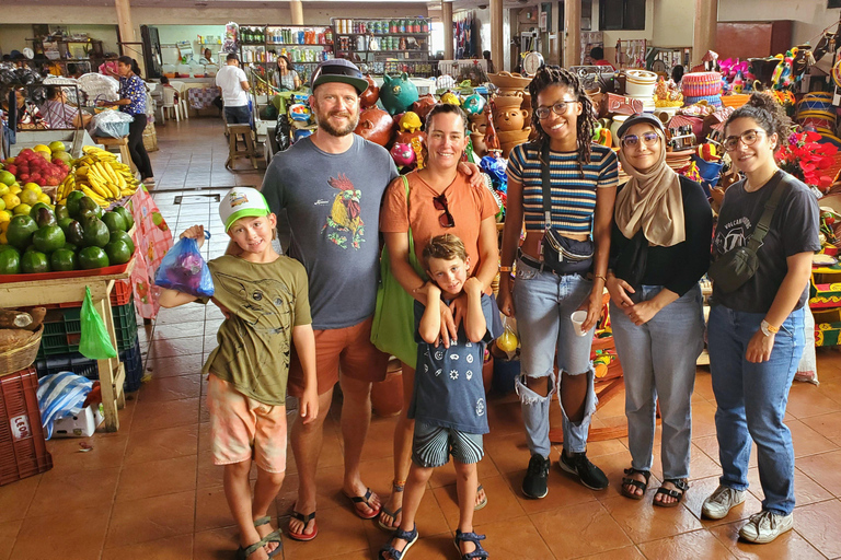 León: Central Market Food Tasting Tour