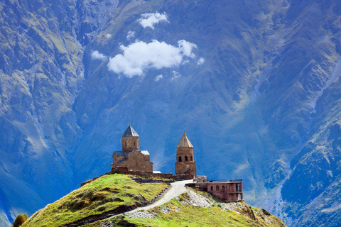 From Tbilisi: Kazbegi Day Tour with Ananuri Castle & Gudauri