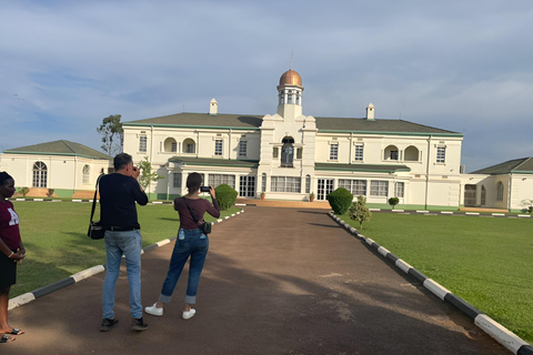 Kampala: Templo Bahai, Mezquita Gadaffi, Tumbas Kasubi, Palacio