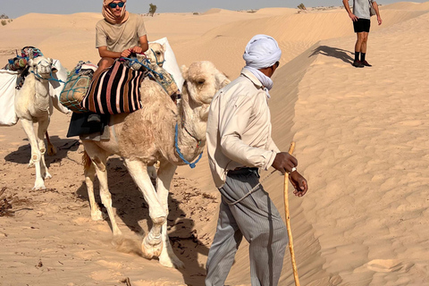 Immersione nel Sahara: un&#039;avventura di 2 notti con campo e bivaccoImmersione nel Sahara: avventura di 2 notti con campo e bivacco