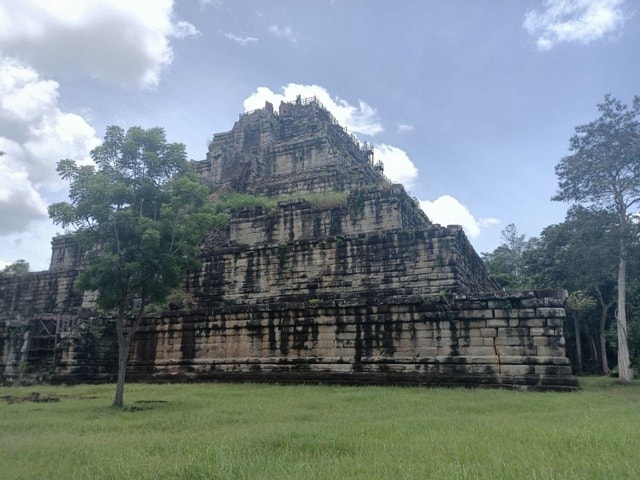 Private Tour from Siem Reap to Koh Ker, Beng Mealea Temple