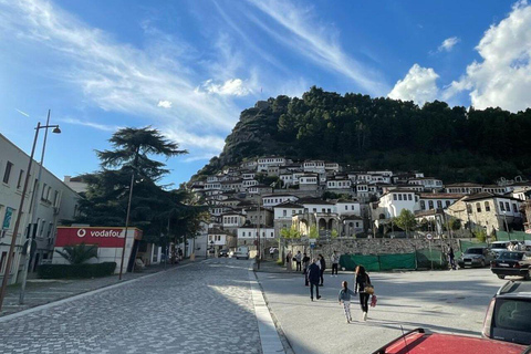 Berat Daily Tour en anglais, allemand, italien, espagnolBerat Daily Tour en anglais, allemand, italien