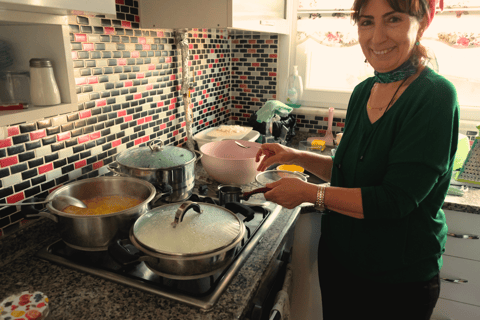 Izmir: Autentisk turkisk matlagningskurs med lokalbefolkningenIzmir: Autentisk turkisk matlagningslektion med lokalbefolkningen