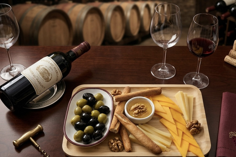 Baku: Guided Wine Tasting & Old City Tour Guided Old City Tour