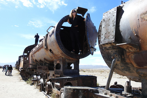 Multi-Day Uyuni Salt Flats Adventure Round-Trip from La Paz ENGLISH TOUR