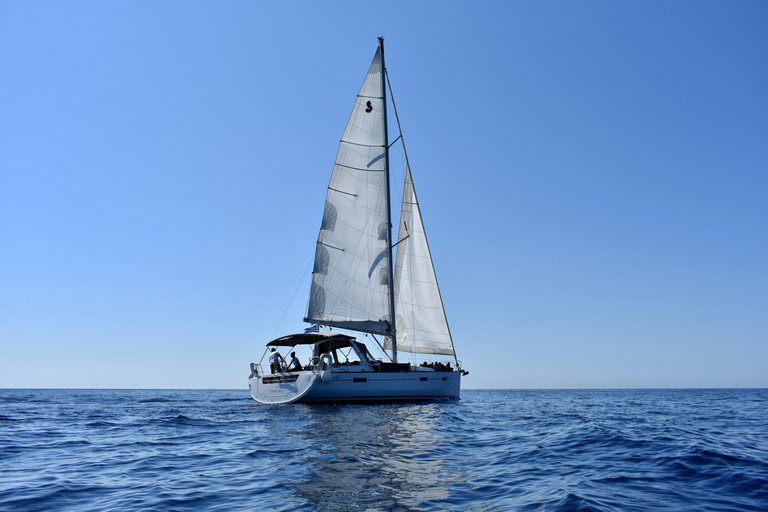 7-Day Crewed Charter "The Cosmopolitan" Beneteau Oceanis 45