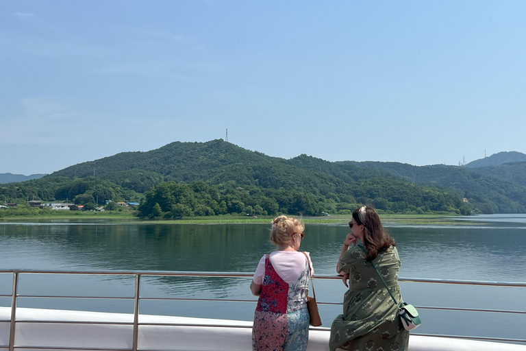 Tagestour Gapyeong: Flusskreuzfahrt zum Jarasum Blumenfest