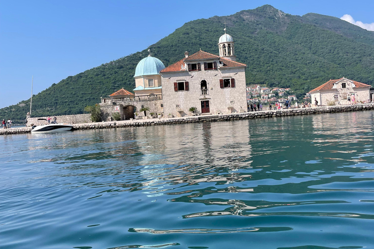 Från Kotor: Perast och Lady of the Rocks båttur