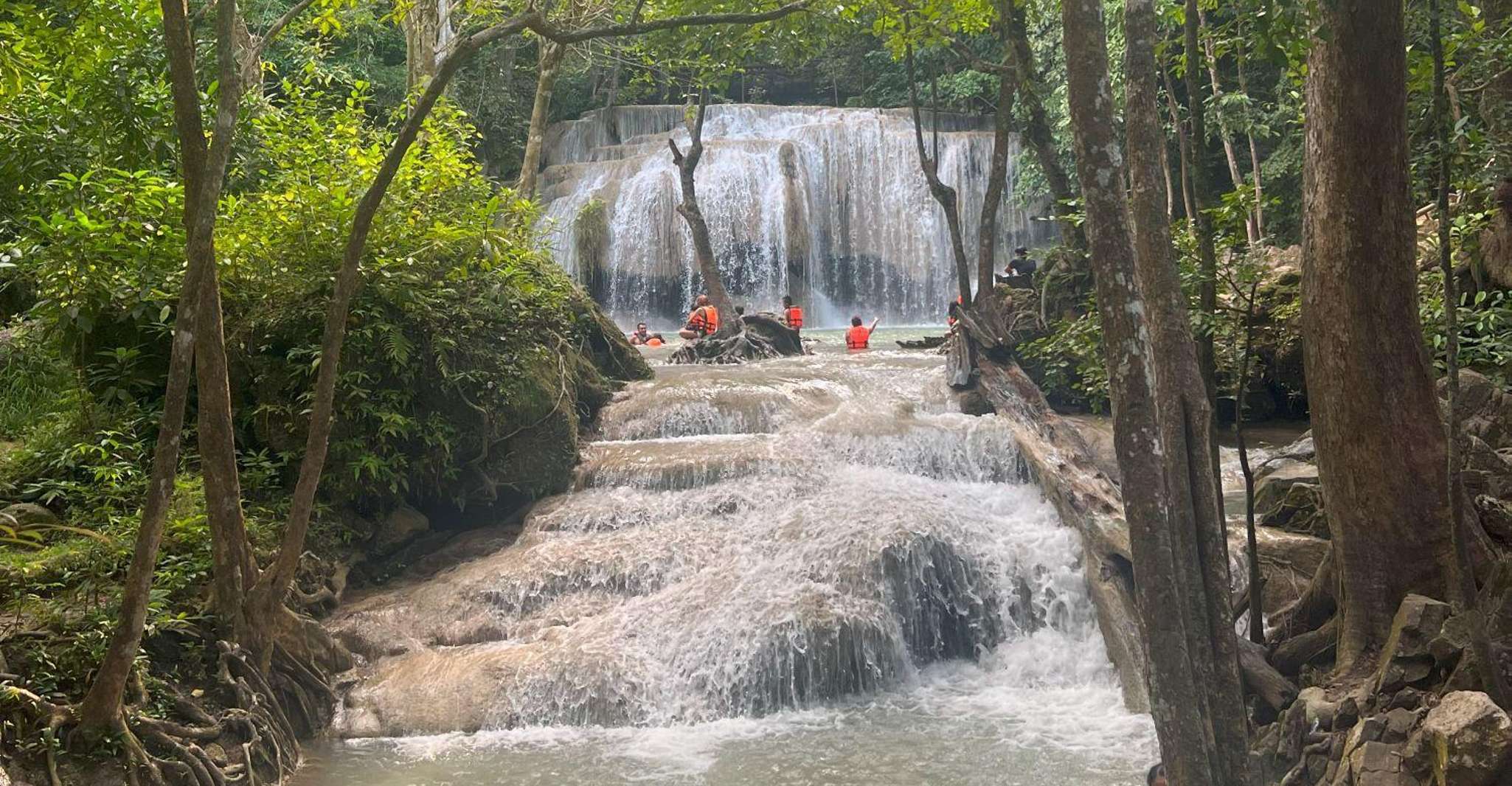 Cascata di Erawan, fiume Kwai & Death Railway Ride - Hizvo