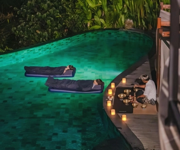 Ubud: Floating Sunset Sound Bath & Sound Healing Experience
