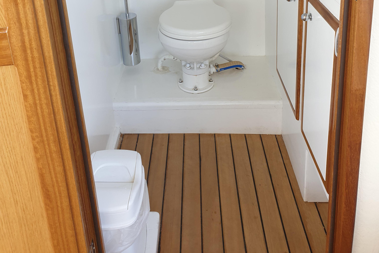 Sorrento: Boat Tour with Swimming Stops and Drinks