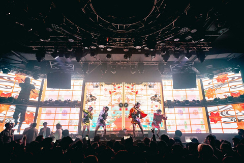 Tokyo Shinjuku: biglietto per il nightclub WARP e VIP (per stranieri)Pacchetto VIP Grand Cordon Duo