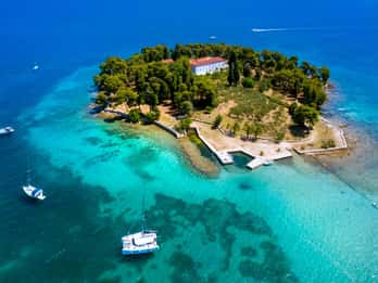 Zadar: Schnellboot-Tour zu den Inseln Ugljan und Preko – mit Getränken