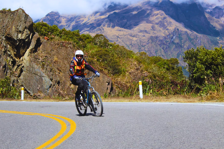 Cusco: 4 Day Jungle Adventure to Machu Picchu