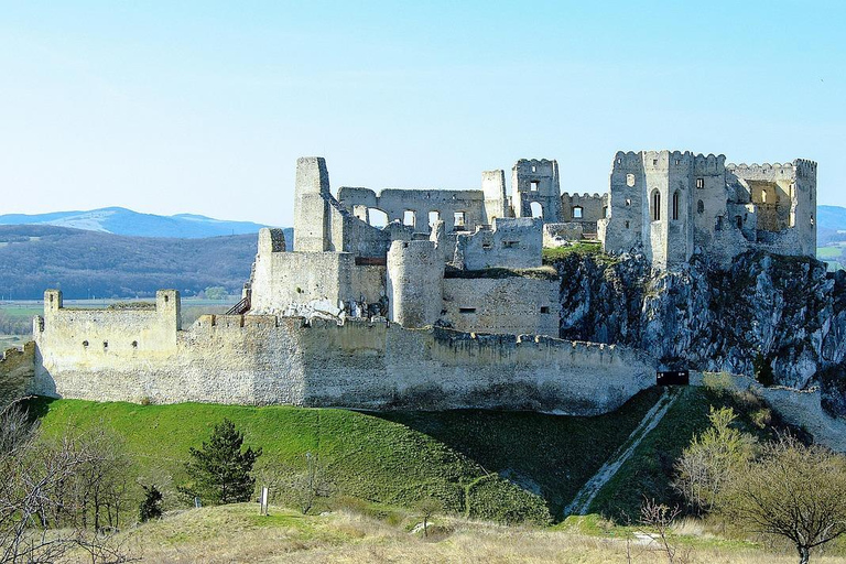 Piešťany: Beckov and Trenčín Castles & Čičmany Tour