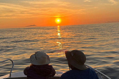 Sorrento: Private Sunset Cruise