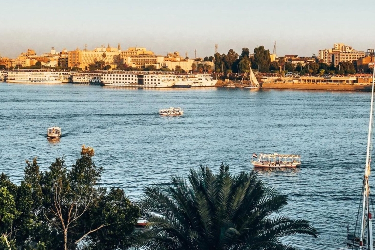 Safaga: Lo mejor de Luxor, la tumba del Rey Tut y el viaje en barco por el NiloSafaga : Excursión privada por Luxor, la Tumba del Rey Tut y el Nilo