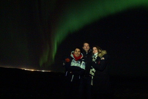 Z Reykjaviku: Northern Lights Chase z gorącą czekoladąZ Reykjaviku: oglądanie zorzy polarnej z gorącą czekoladą