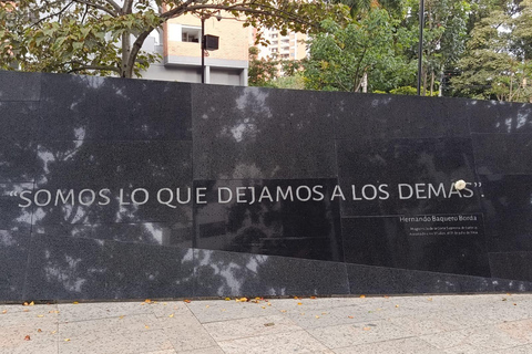 Medellín: Pablo Escobar Tour with Souvenir, Your Best Experience Medellín: Pablo Escobar Tour with a souvenir, your best experience