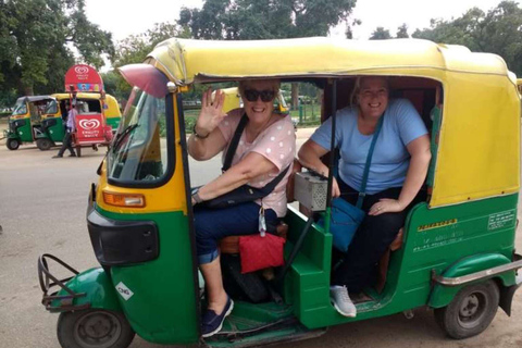 Old & New Delhi Private Tuk Tuk Tour avec déjeunerNew & Old Delhi Private Tuk Tuk Tour en voiture avec chauffeur