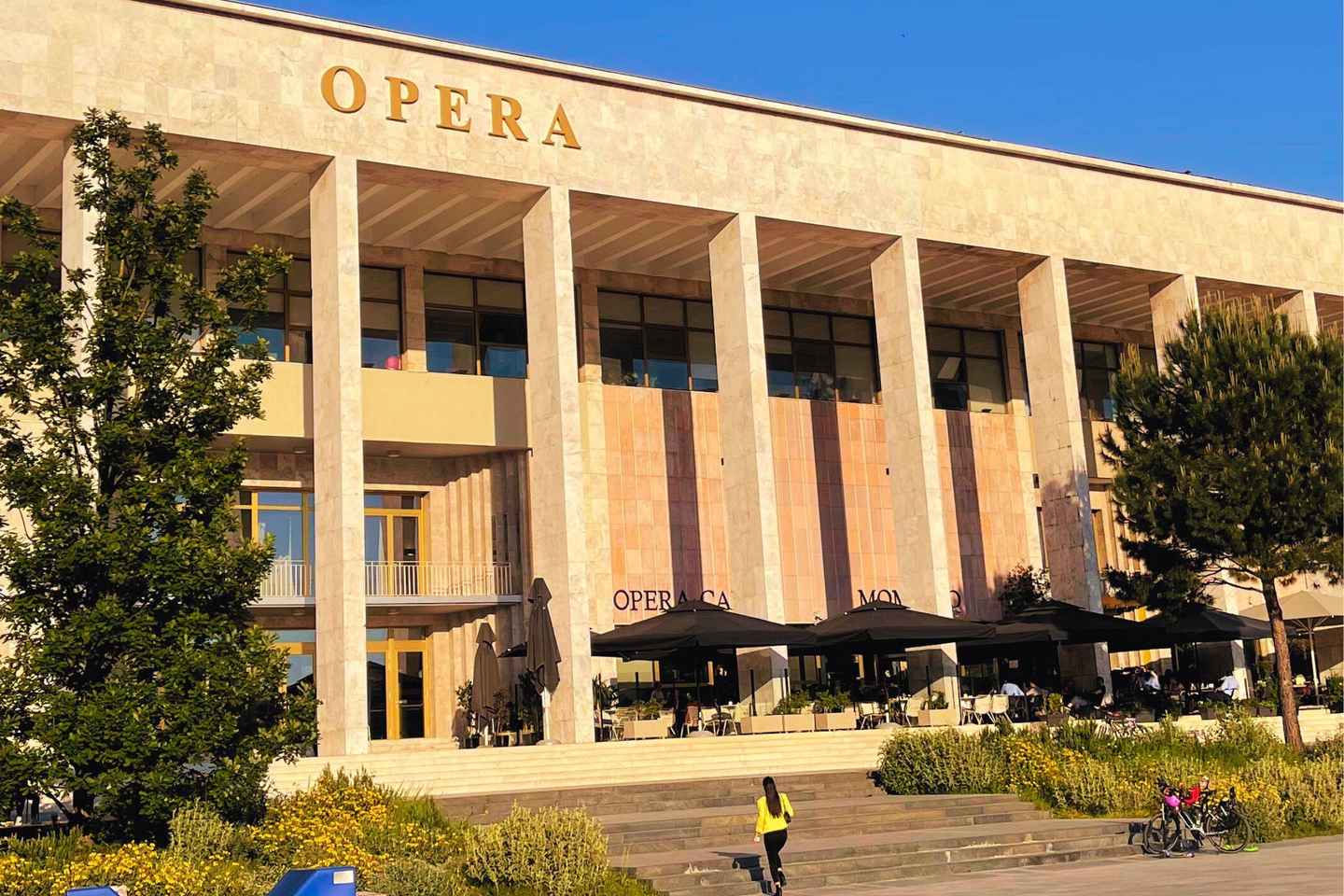 티라나의 매력: 현지 가이드와 함께하는 도보 여행